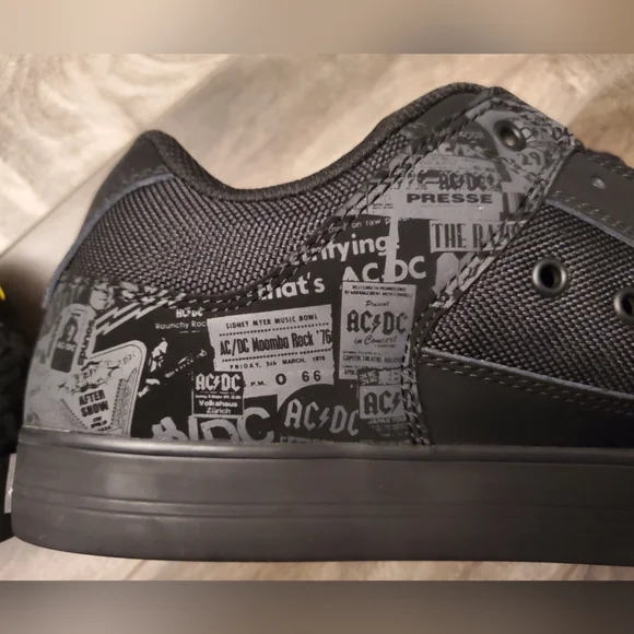 BNWT Mens DC AC/DC Shoes, Size 9.5 - Picture 6 of 12